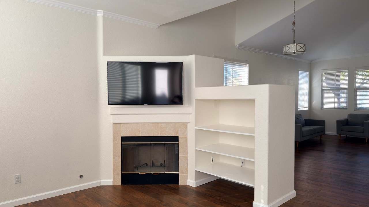2058 Mirror Lake Pl - Photo 6 of 19