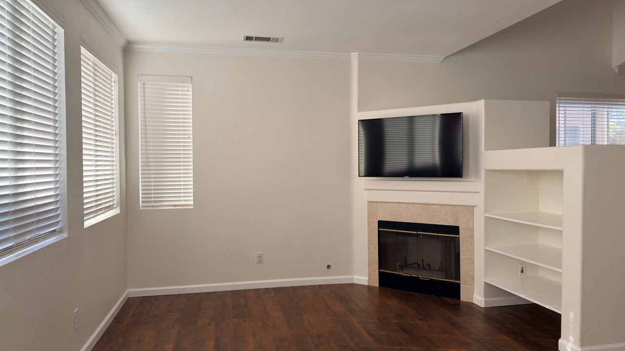 2058 Mirror Lake Pl - Photo 7 of 19