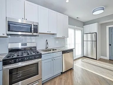 7 Farnsworth St #2 - Photo 2 of 6