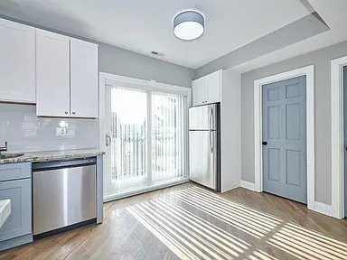 7 Farnsworth St #2 - Photo 5 of 6