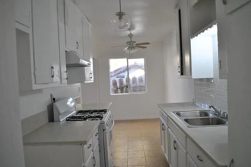 1519 E Topeka St - Photo 2 of 12