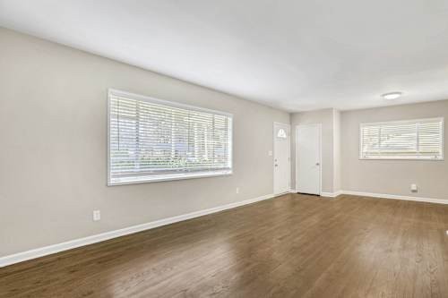 2633 Farley St - Photo 2 of 3