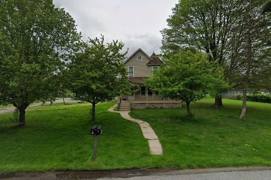 1307 S Lake Park Ave #REAR