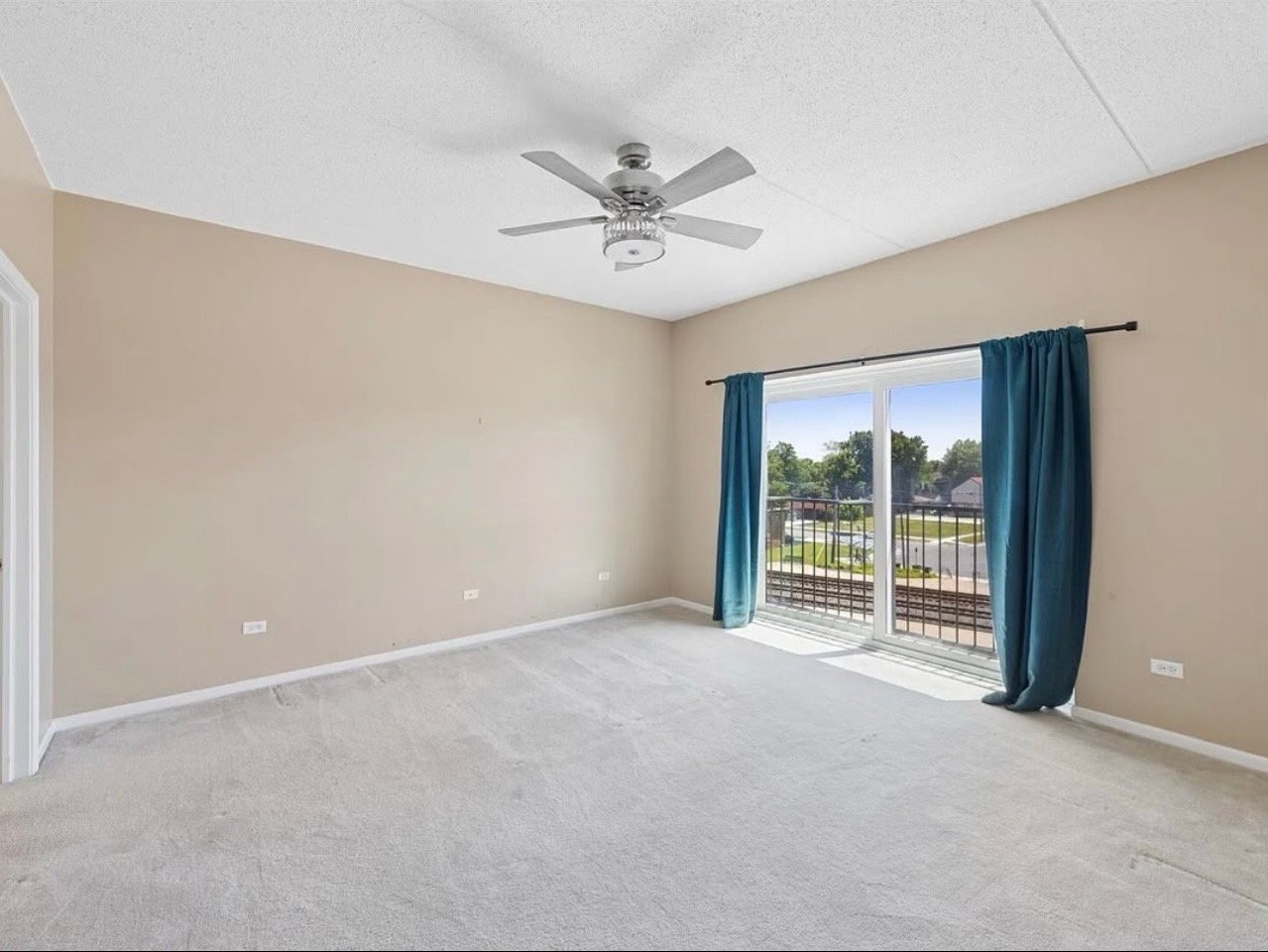 1343 S Austin Blvd #2W - Photo 3 of 10