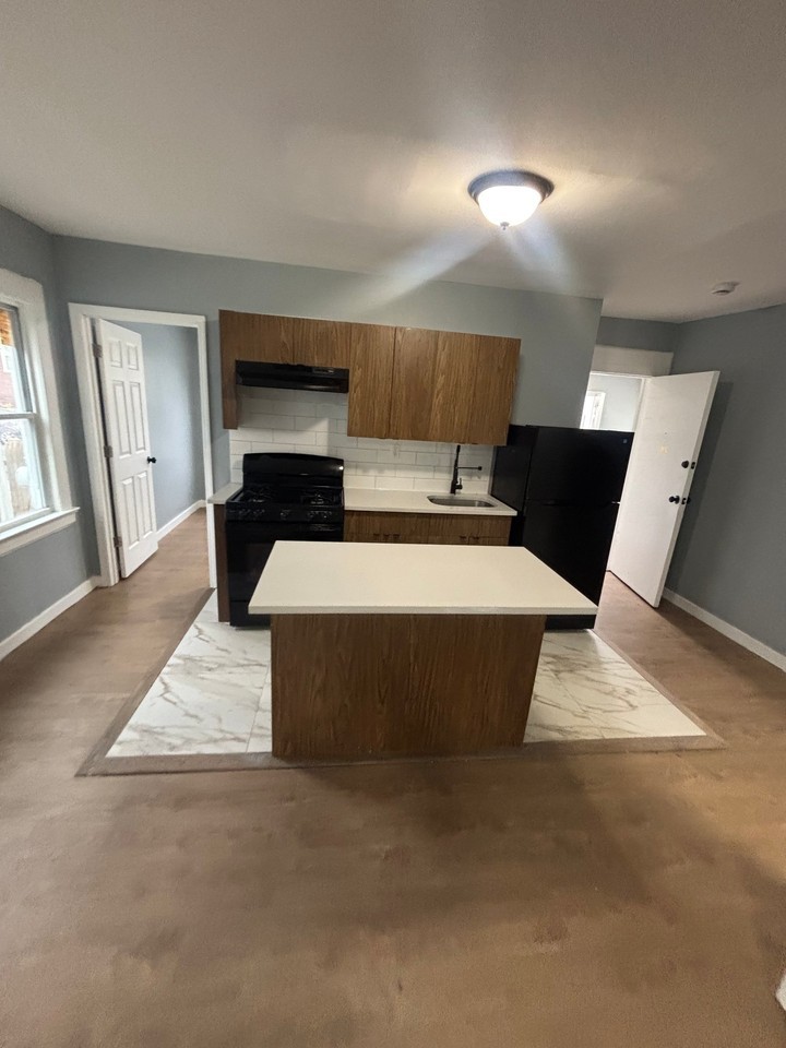 145 Vermont Ave #1