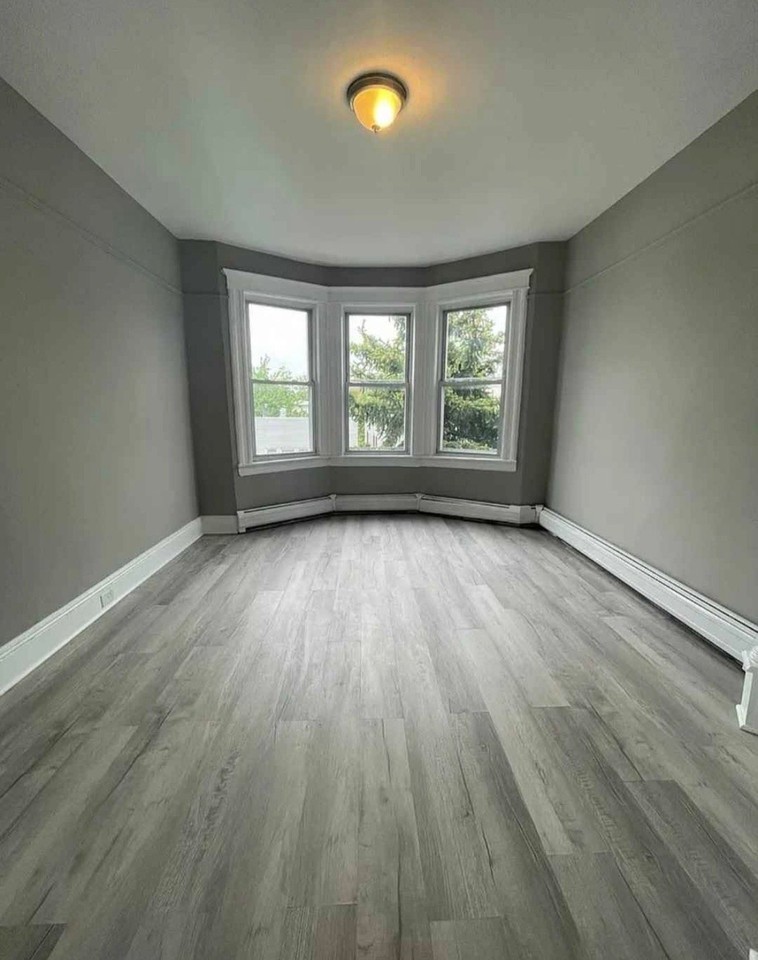 167 Clendenny Ave #3L - Photo 4 of 6