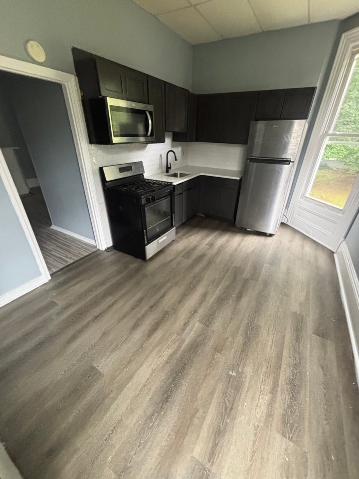 120 Crescent Ave #6 - Photo 2 of 3