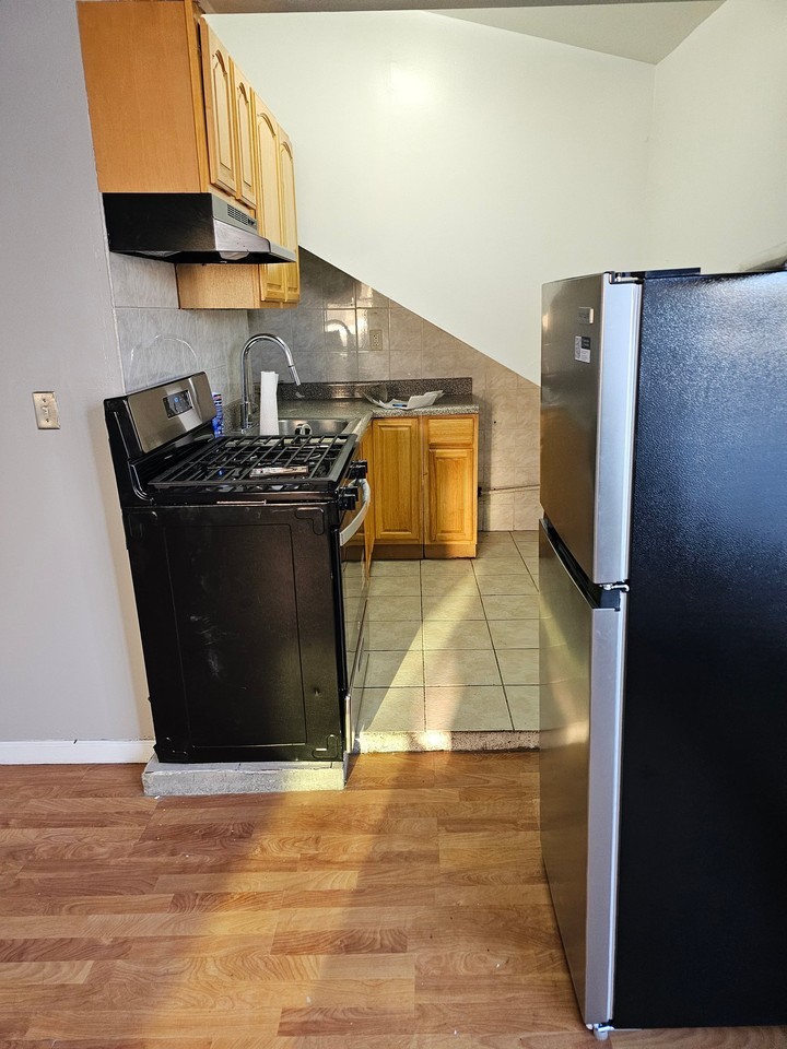 6908 Woodside Ave #1 - Photo 4 of 14