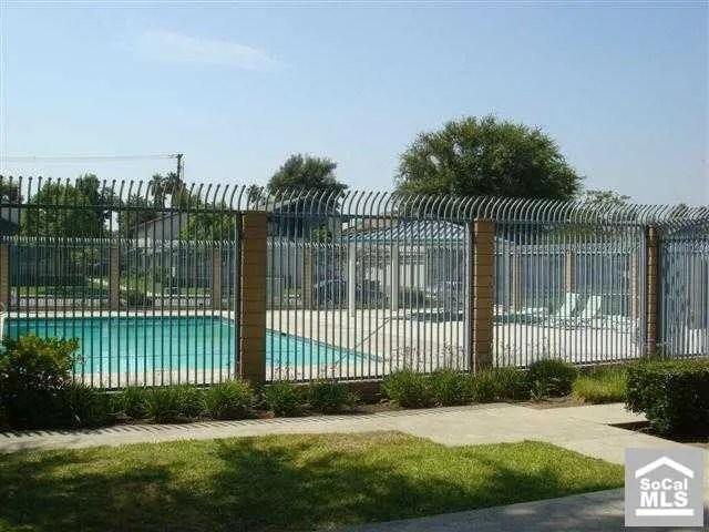 705 Windwood Dr - Photo 4 of 12
