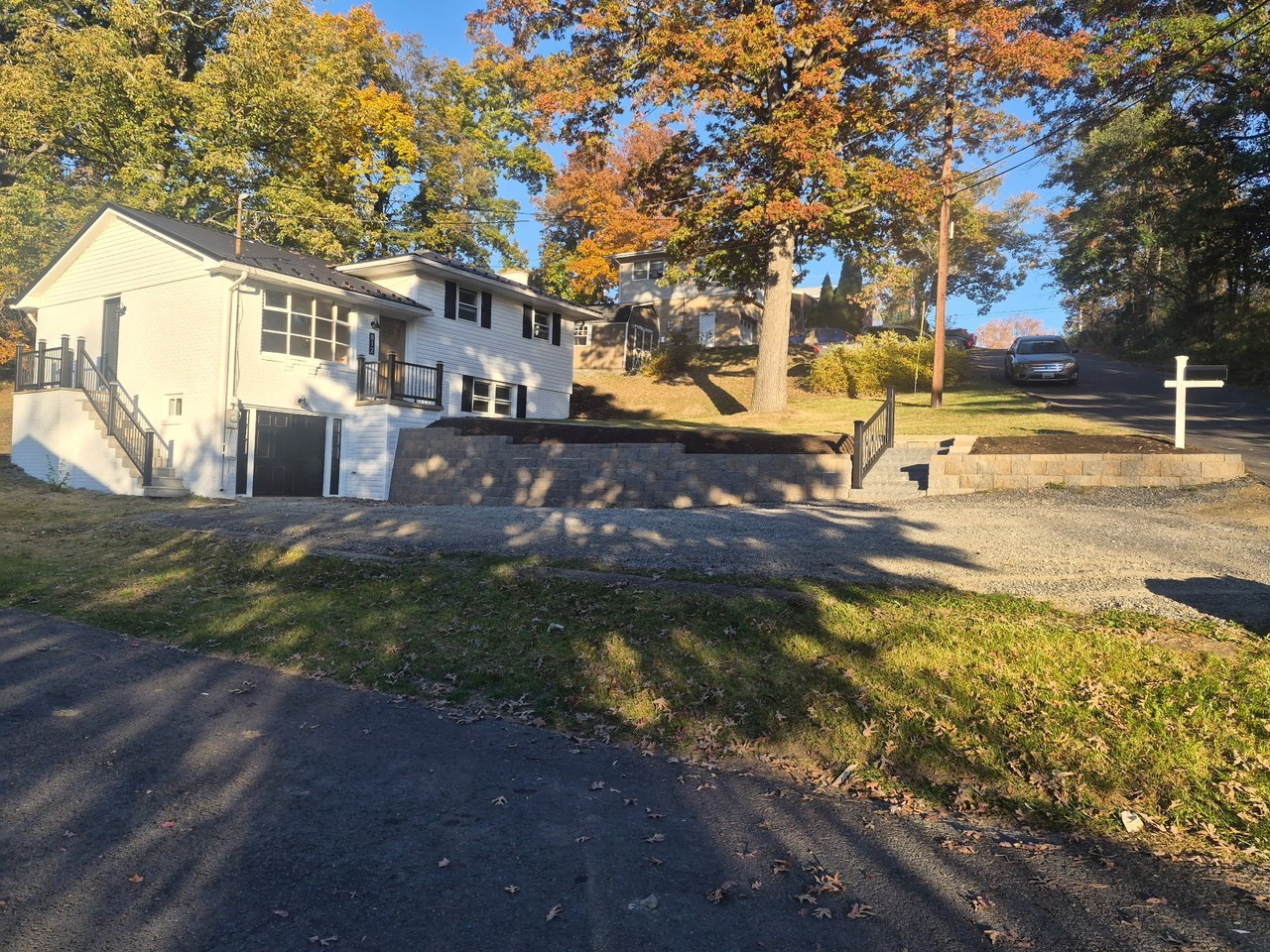 812 Rayne Dr - Photo 2 of 25