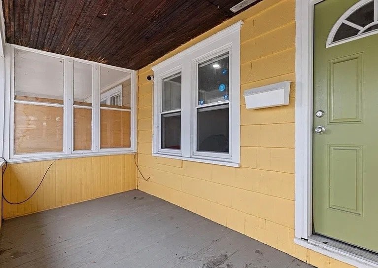 433 S Logan Ave - Photo 2 of 15
