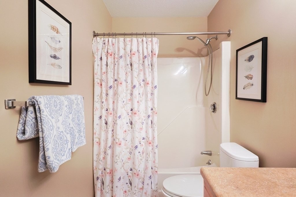 51 Pettee St #13 - Photo 3 of 20