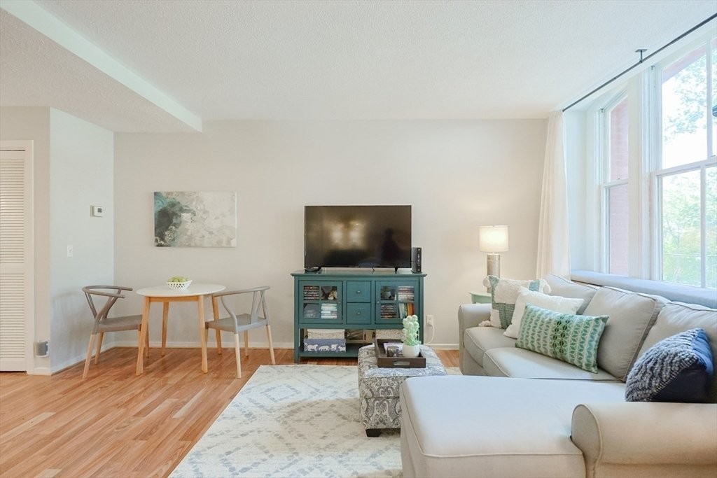 51 Pettee St #13 - Photo 7 of 20