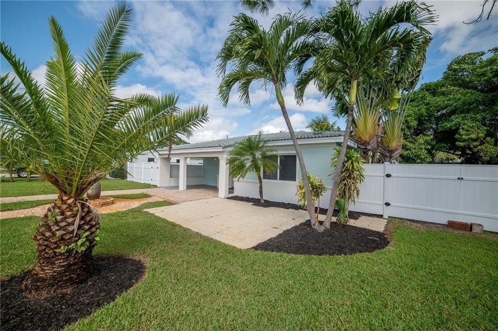 2231 Sw 14th St #A - Photo 2 of 23