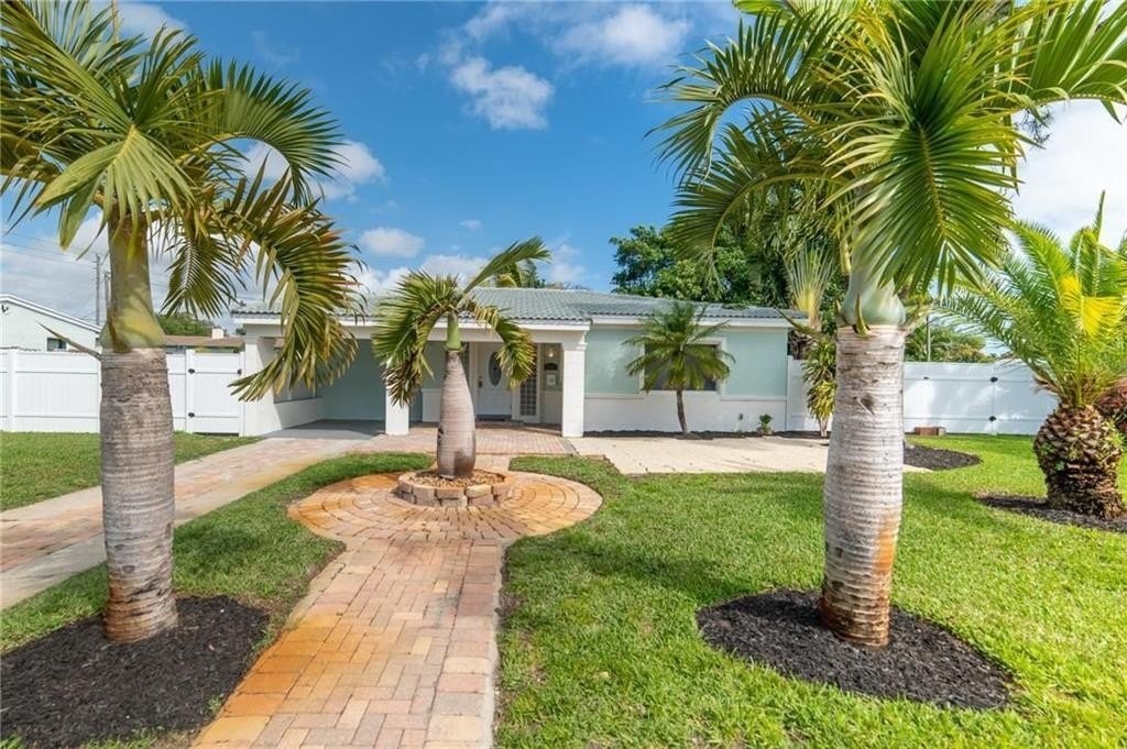 2231 Sw 14th St #A - Photo 3 of 23