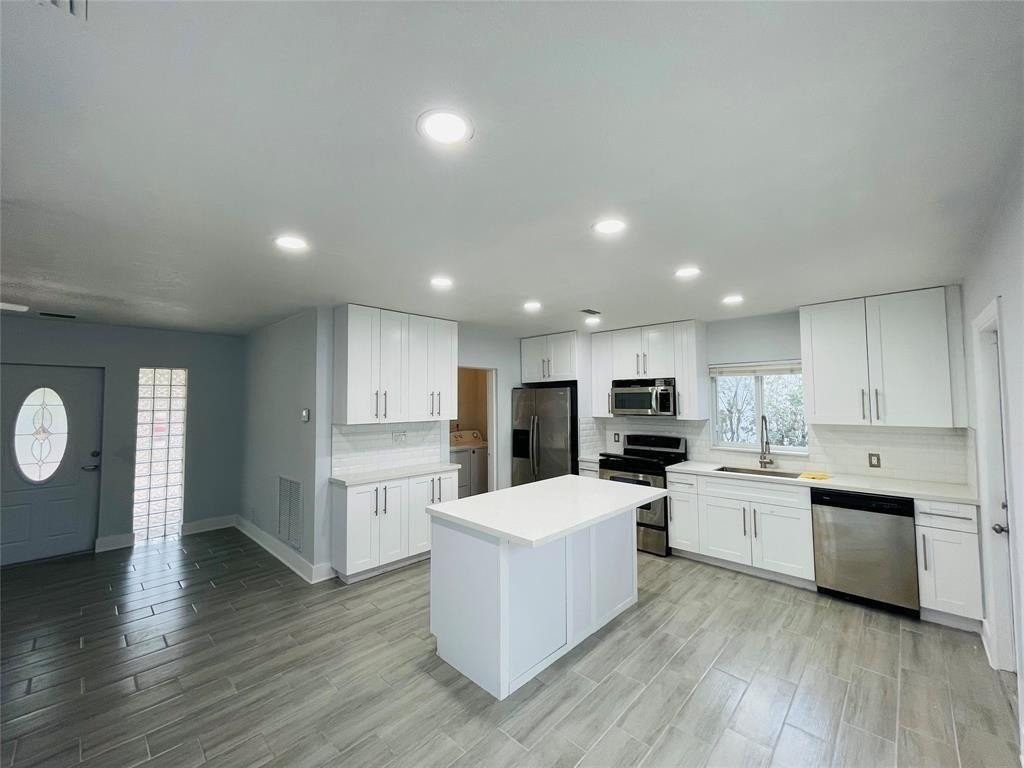 2231 Sw 14th St #A - Photo 7 of 23