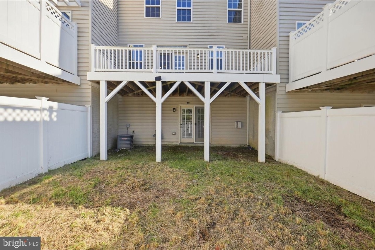 15526 Sunningdale Pl - Photo 7 of 50