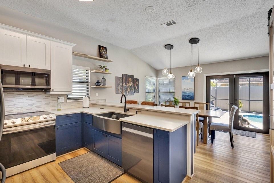 13005 Meadowbreeze Drive - Photo 6 of 14