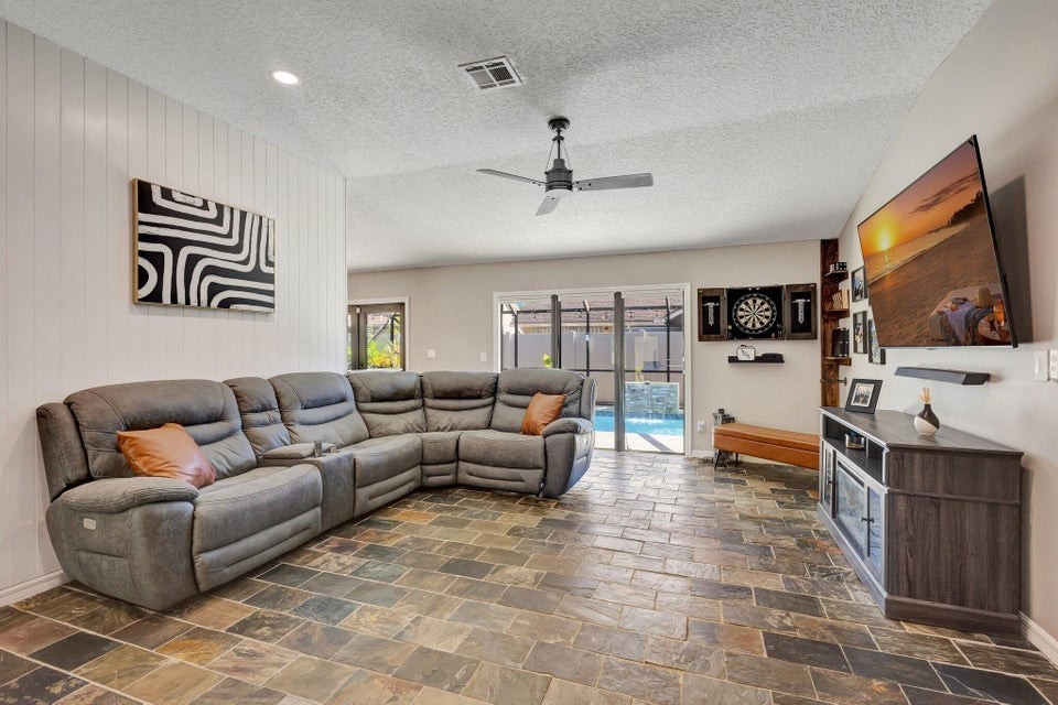 13005 Meadowbreeze Drive - Photo 4 of 14