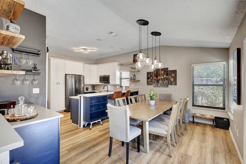 13005 Meadowbreeze Drive - Photo 7 of 14