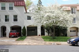 303 N Maple Ave - Photo 1 of 1