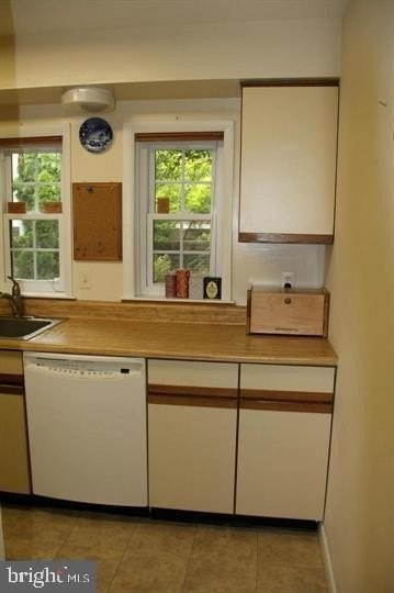 303 N Maple Ave - Photo 7 of 23