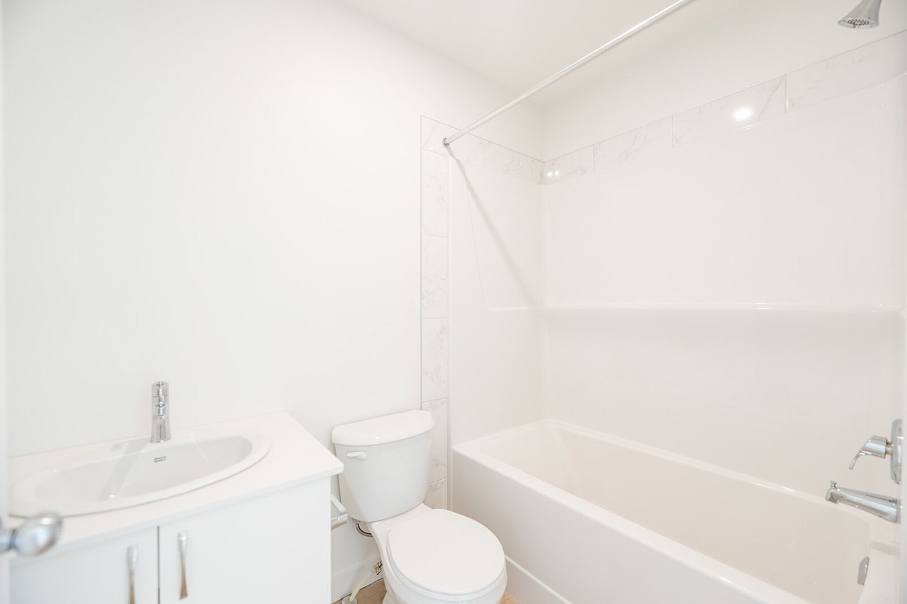 18227 G2 - 18227 85 St Nw - Photo 4 of 8