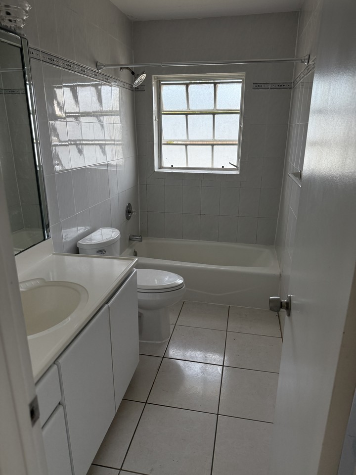 9499 Jamaica Dr #NA - Photo 4 of 7