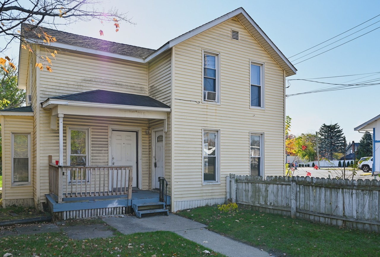 415 Clark St #2 - Photo 4 of 12