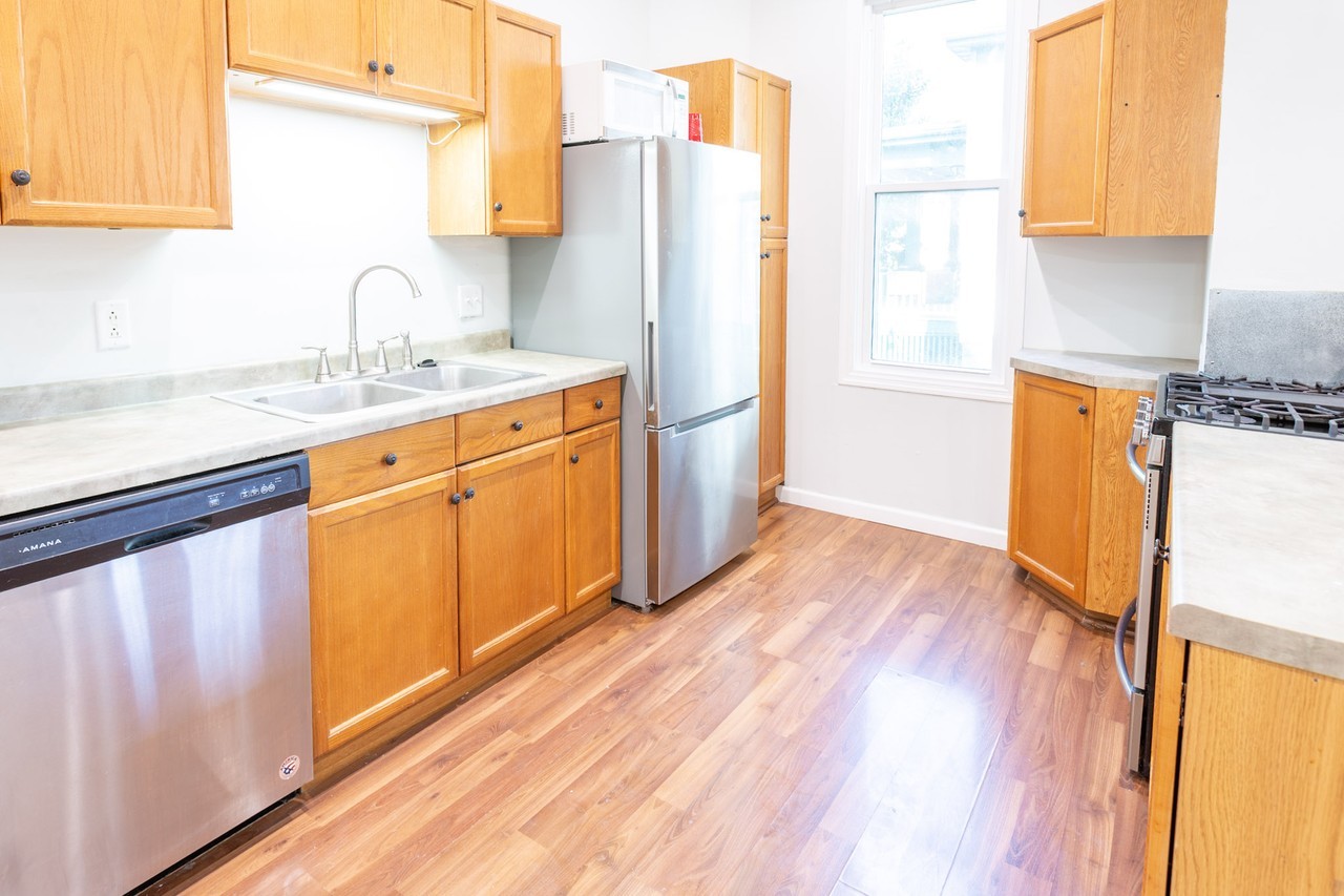 312 W Kelsey St #1 - Photo 6 of 22