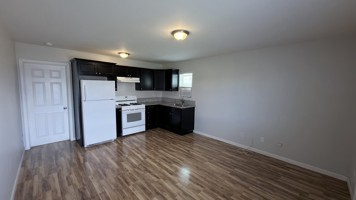 featured image of 208 W 6th St #3