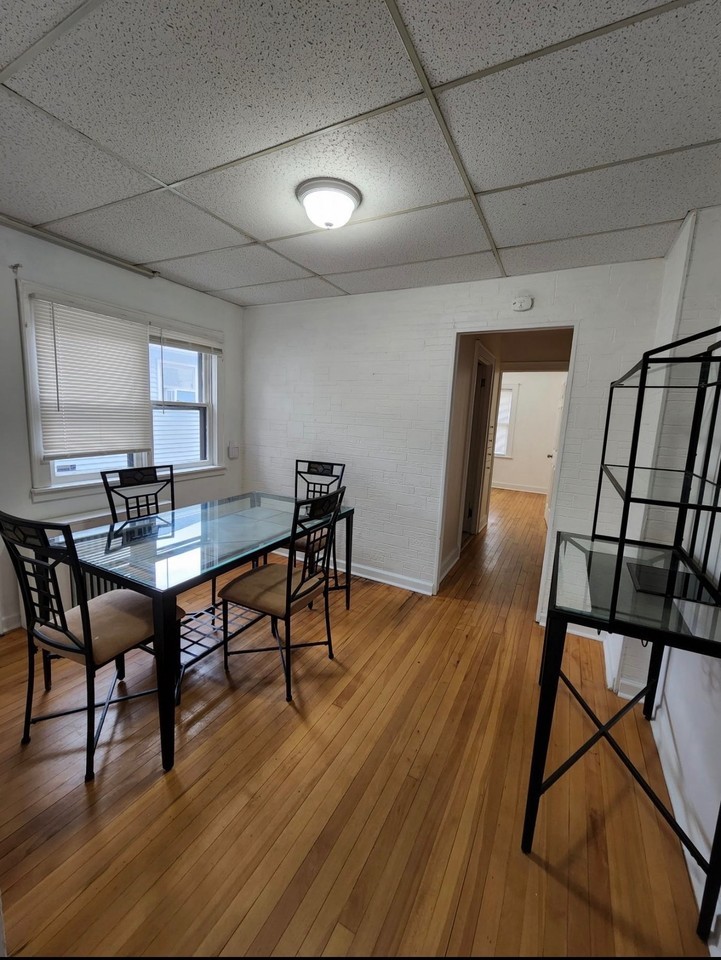 179 Hudson St #1 - Photo 4 of 8