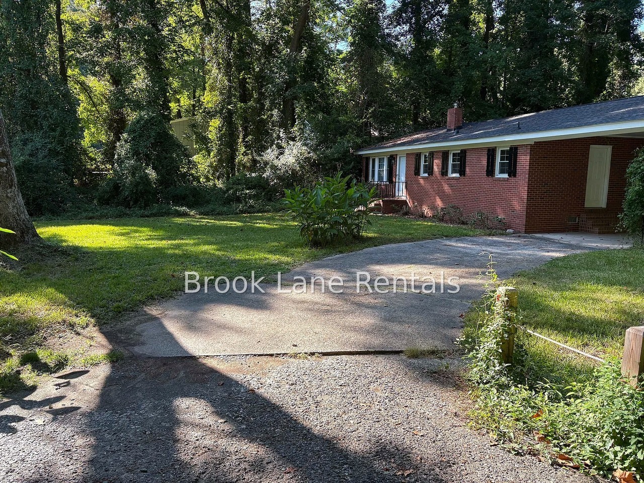 1310 Stadium Drive - Photo 3 of 23