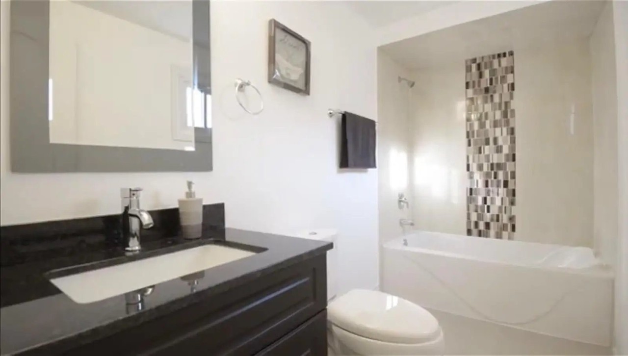 6509 Tisler Cres - Photo 3 of 16