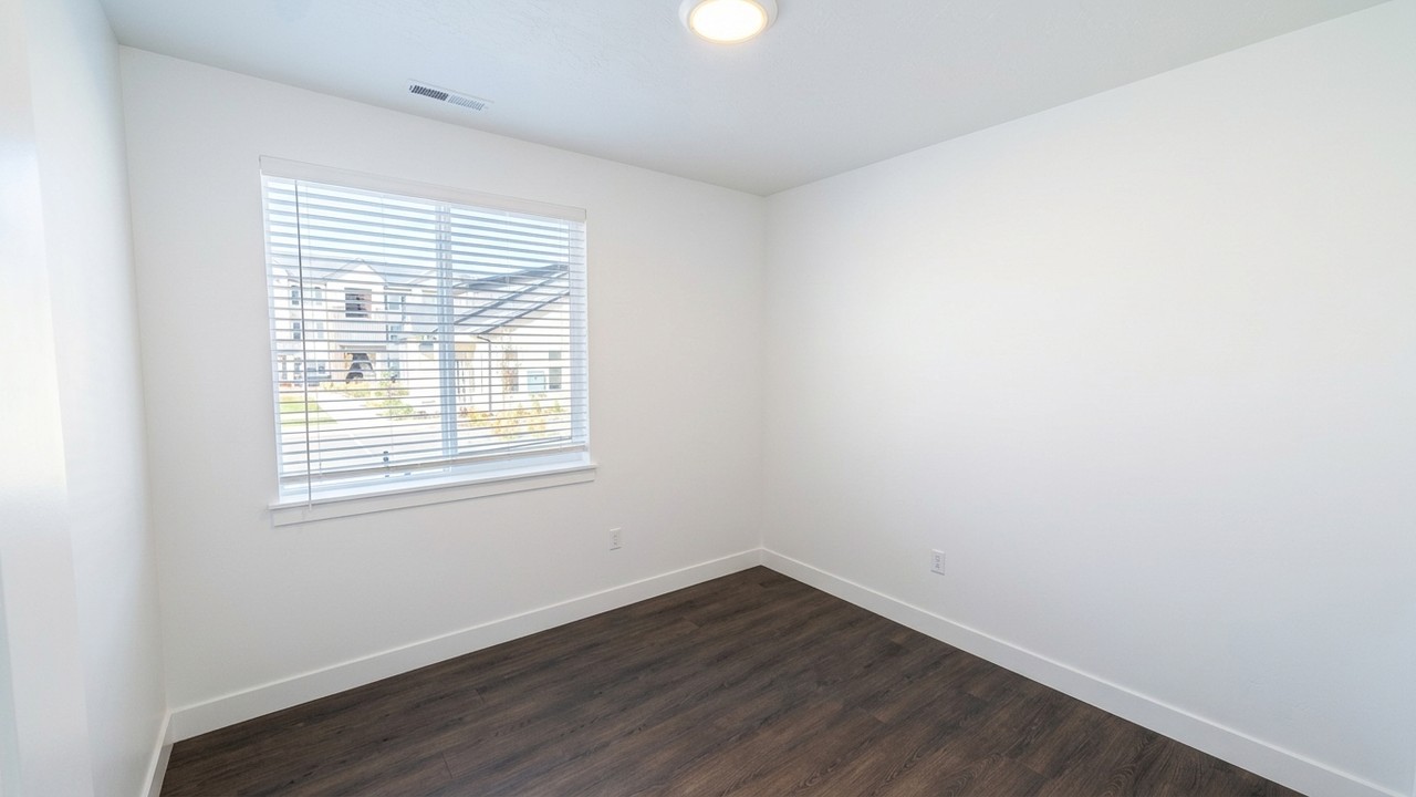 4763 S 690 W #1 - Photo 5 of 25