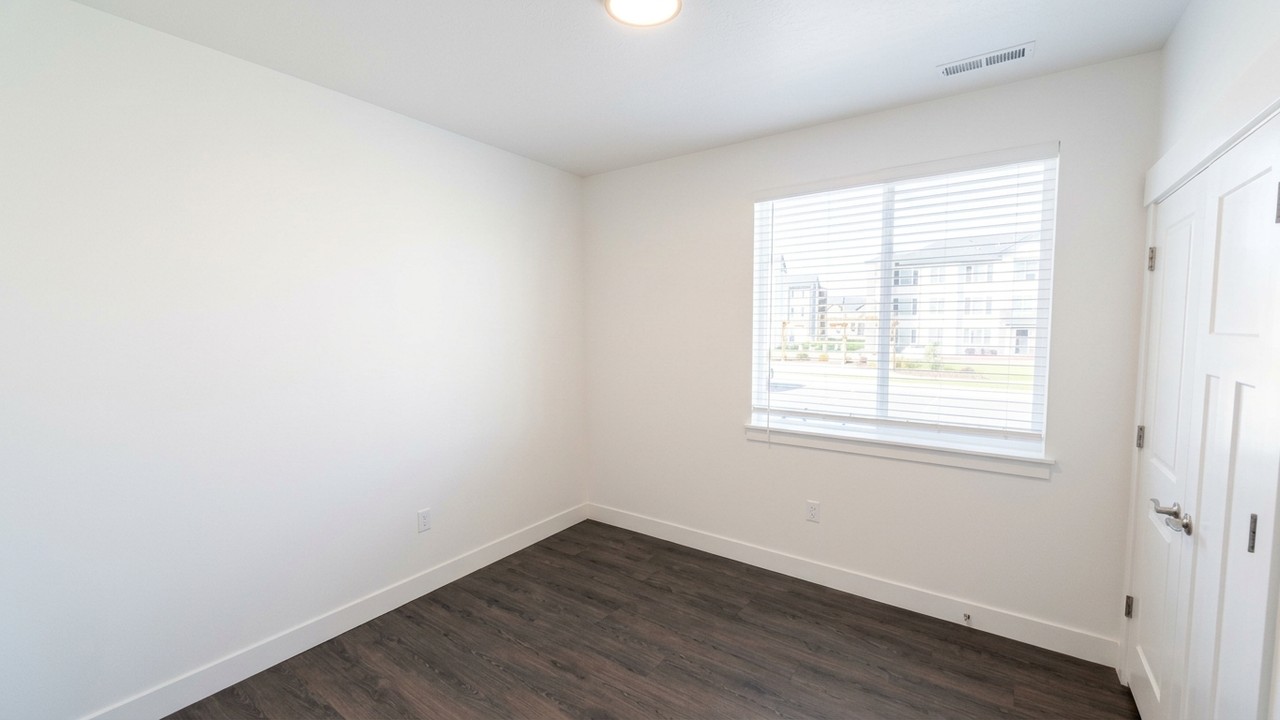 4763 S 690 W #1 - Photo 6 of 25
