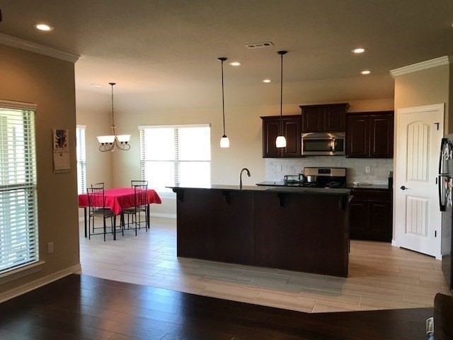 220 Genoa Way - Photo 6 of 17