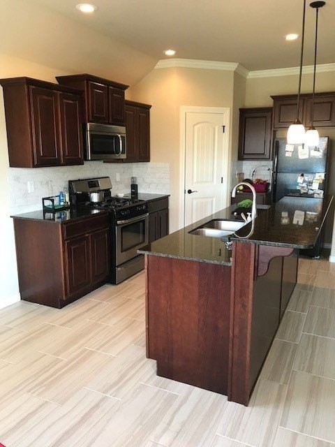 220 Genoa Way - Photo 7 of 17