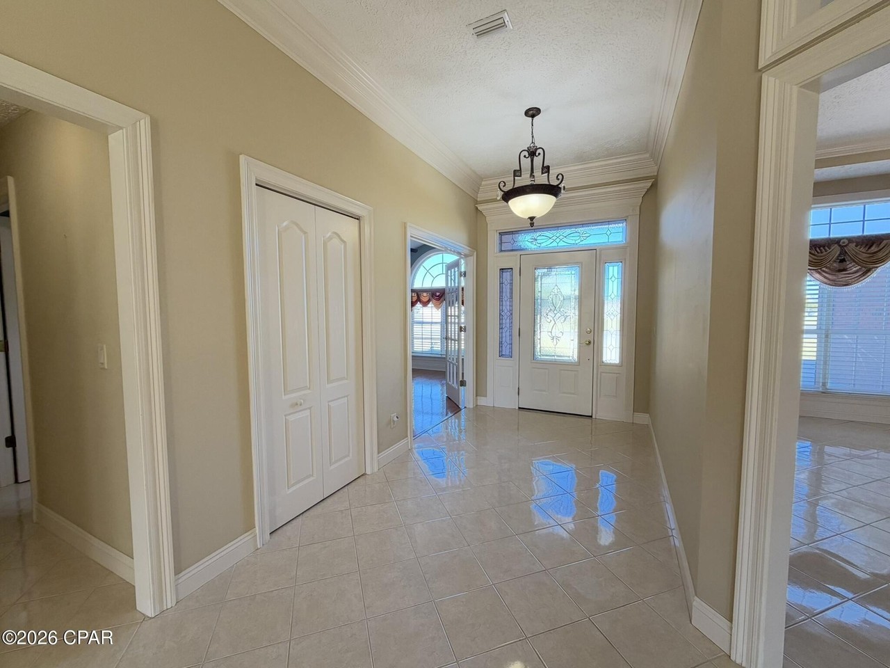 1398 Thurso Rd - Photo 3 of 41