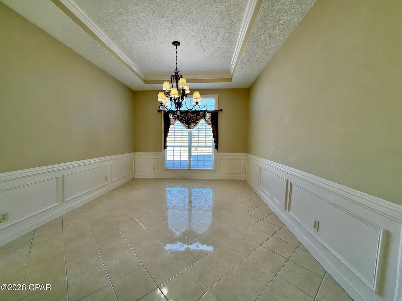 1398 Thurso Rd - Photo 6 of 41