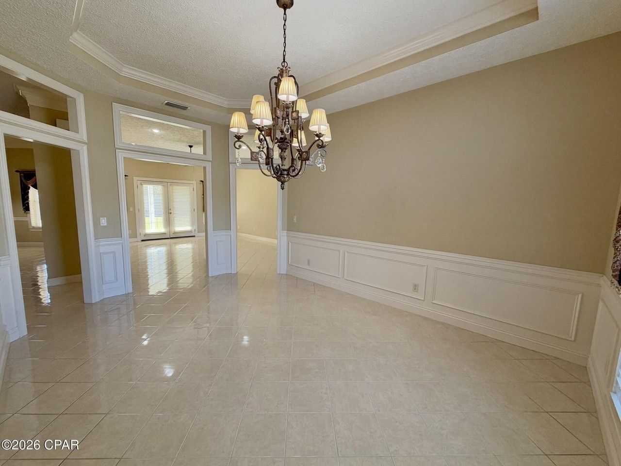 1398 Thurso Rd - Photo 7 of 41