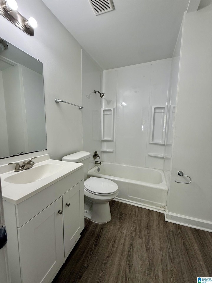 1329 Woodward Rd - Photo 2 of 11