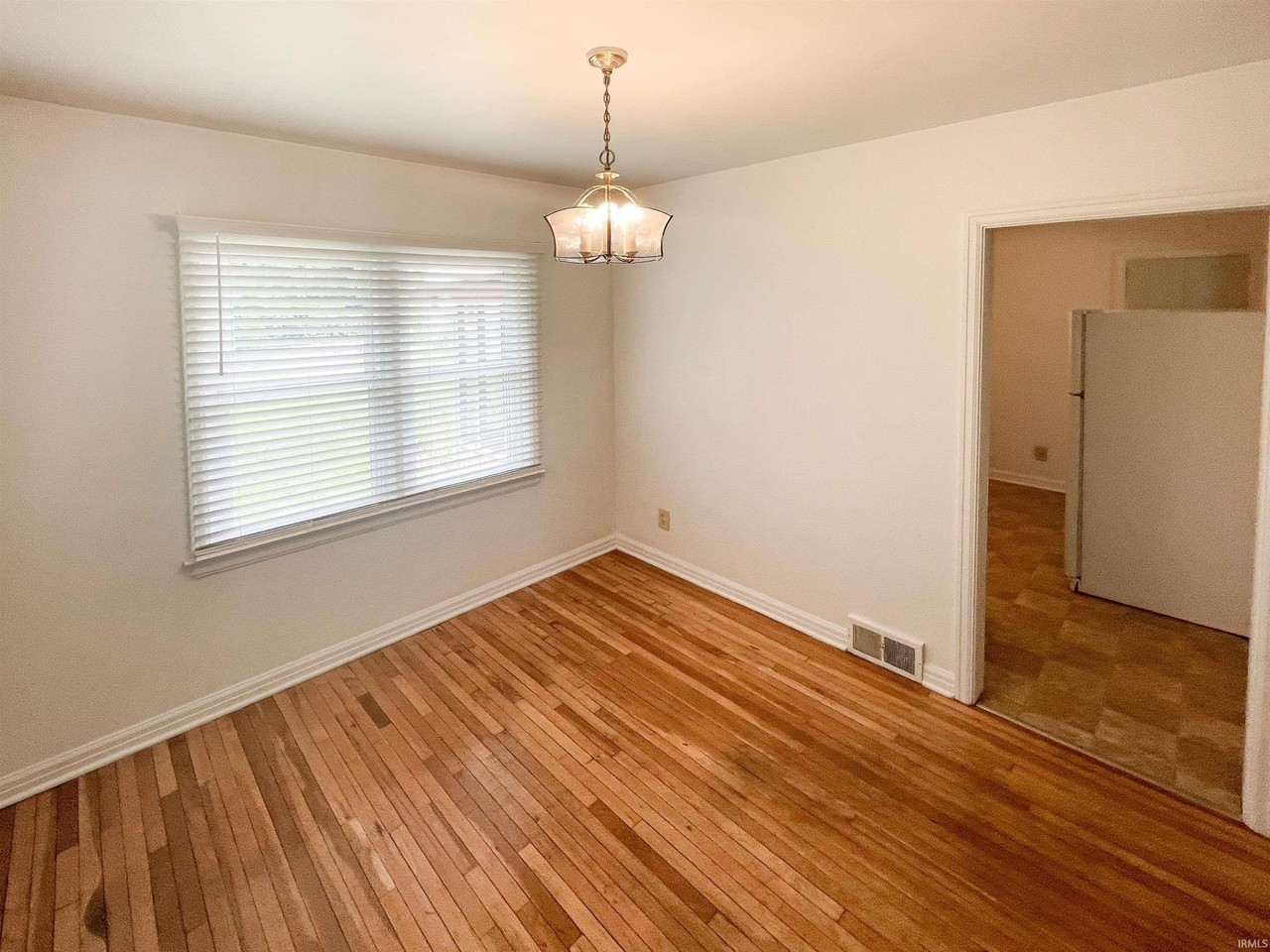 230 S Hillsdale Dr - Photo 4 of 26