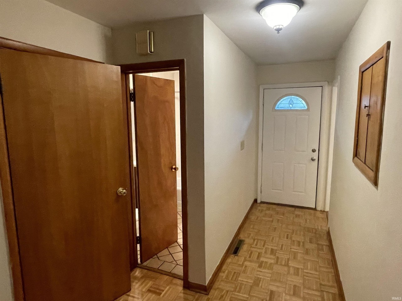 604 S Swain Ave - Photo 4 of 31