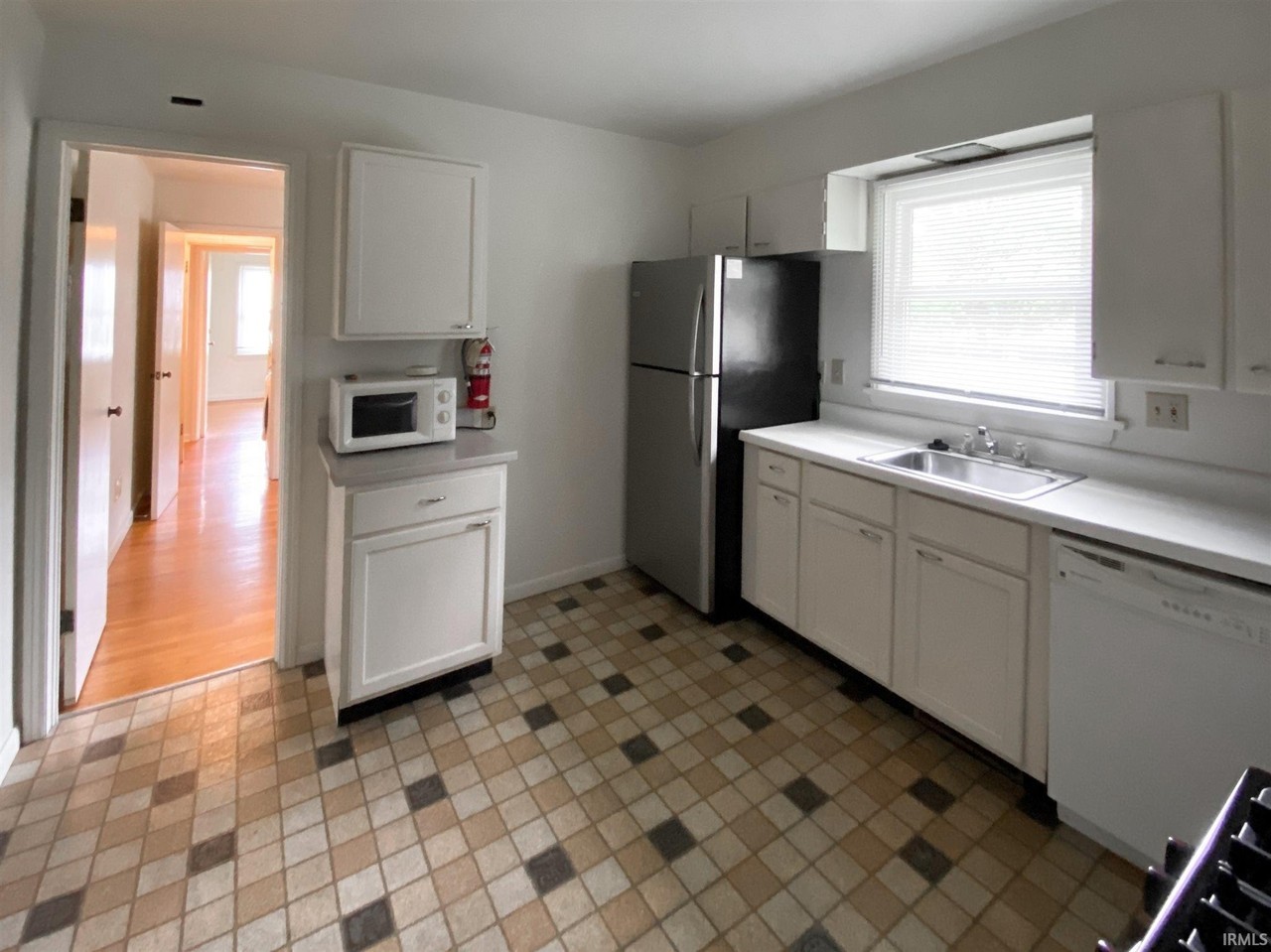703 S High St - Photo 5 of 15