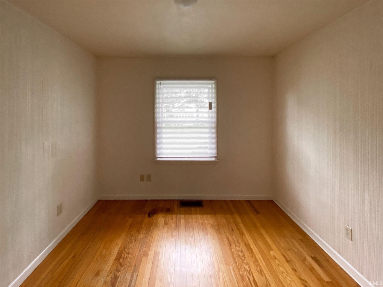 703 S High St - Photo 7 of 15