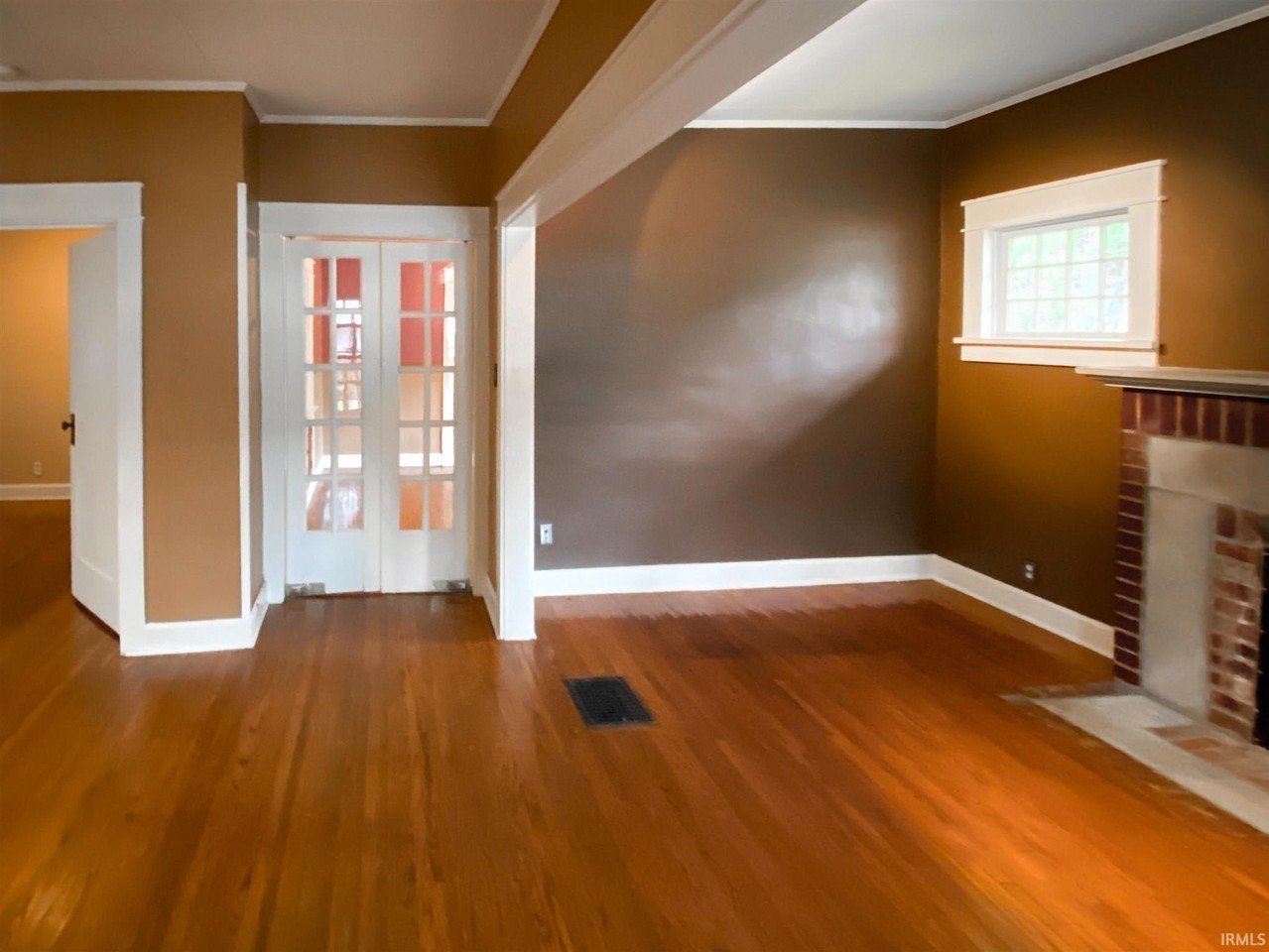 807 N Lincoln St - Photo 4 of 19