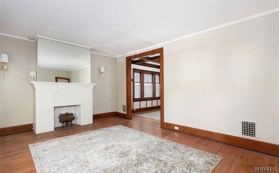 135 Park St - Photo 3 of 13