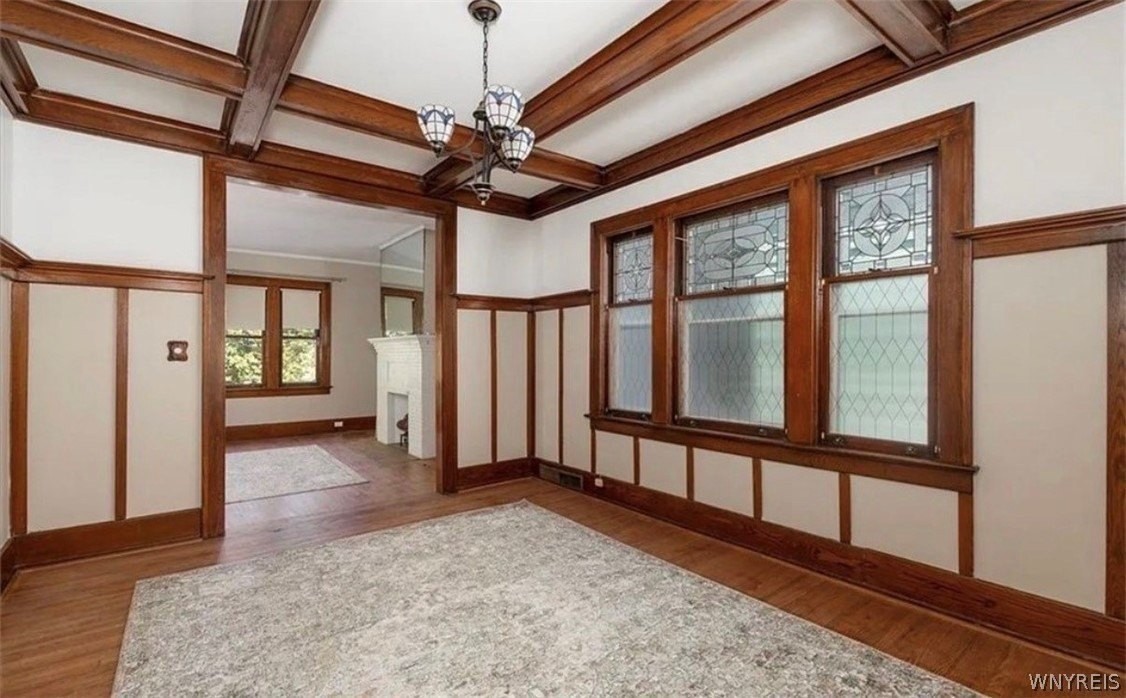 135 Park St - Photo 4 of 13