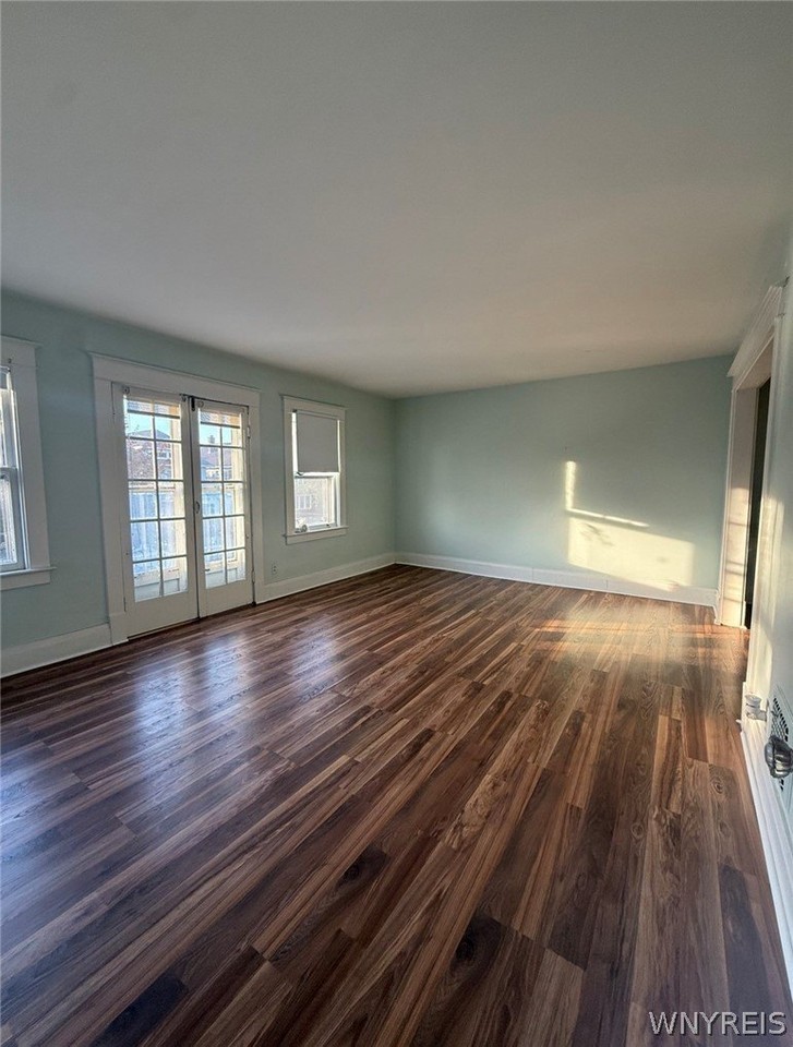 261 Sterling Ave - Photo 2 of 24